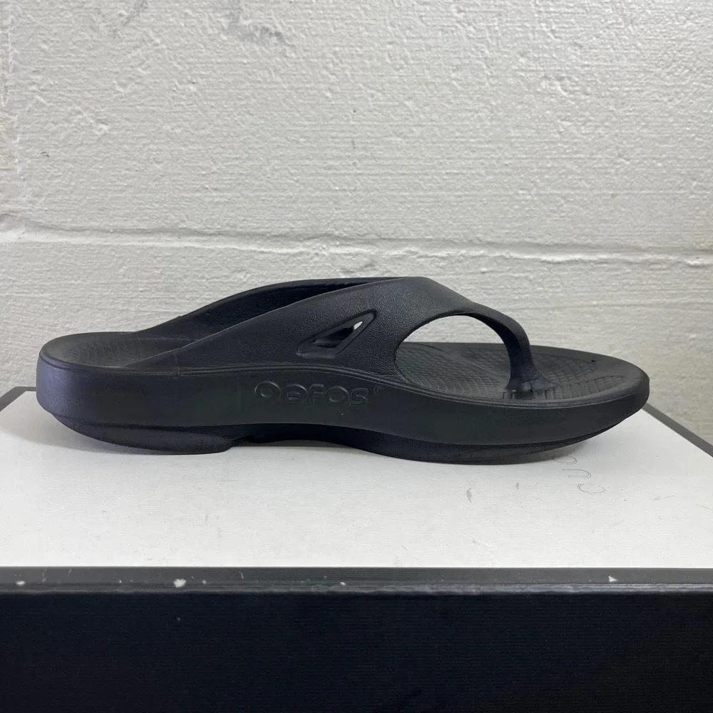 Oofos OOriginal Recovery Sandals Black Thong Flip Flop Slip‎ On Mens 9 Womens 11